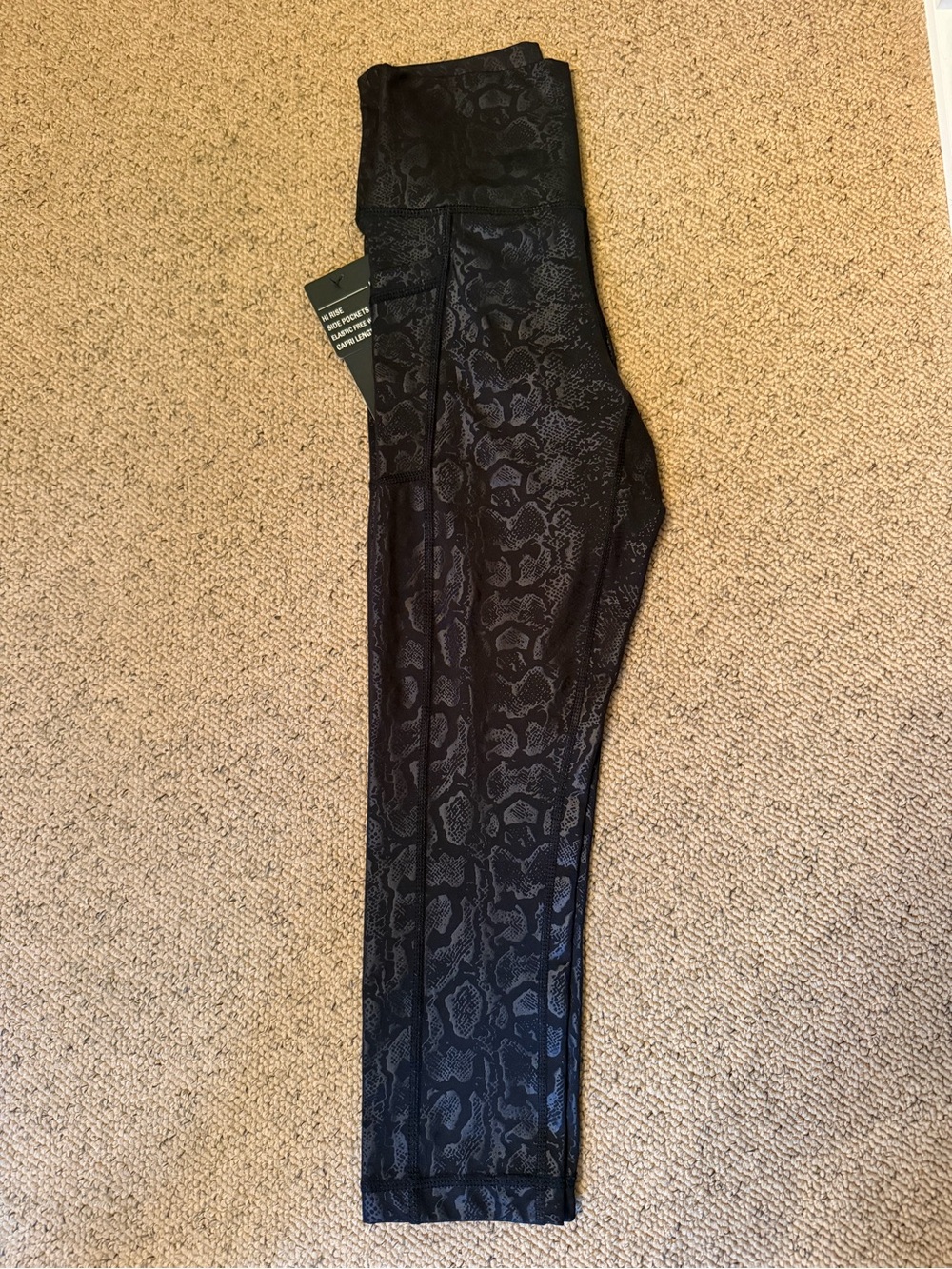 90 Degree Flex High-Waist Snake-Print Leggings in Black